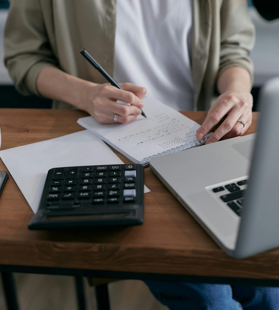 pexels-mikhail-nilov-6962993